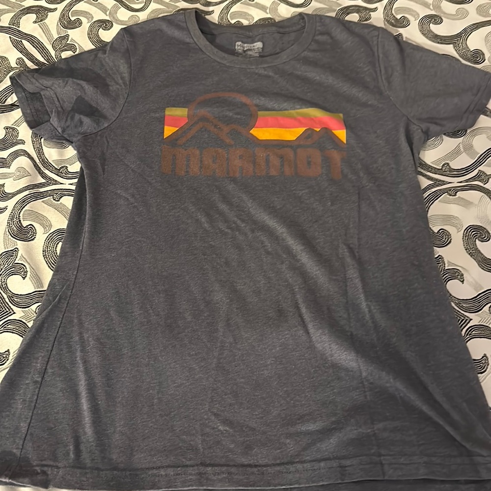 Womens Marmot t shirt